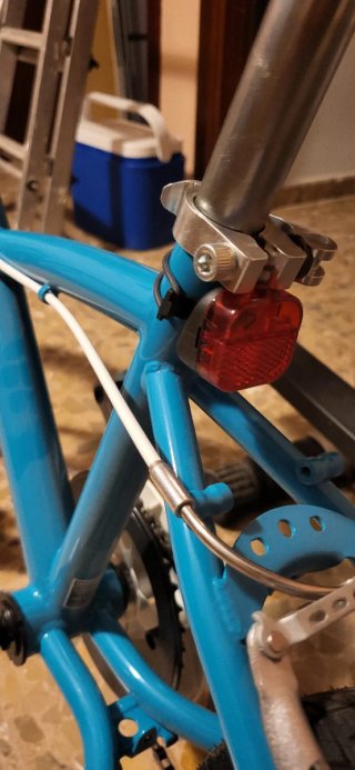 Bicicleta infantil azul con cambio