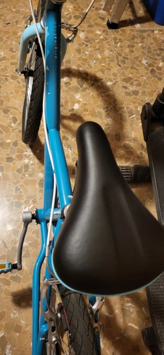 Bicicleta infantil azul con cambio