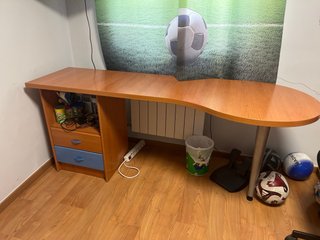 Mesa escritorio con cajonera