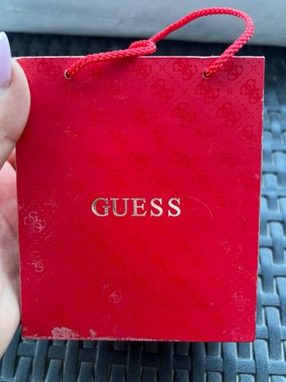 Reloj Guess Plateado con Cristales