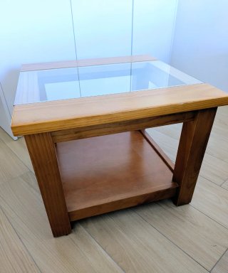 Mesa auxiliar madera maciza y cristal