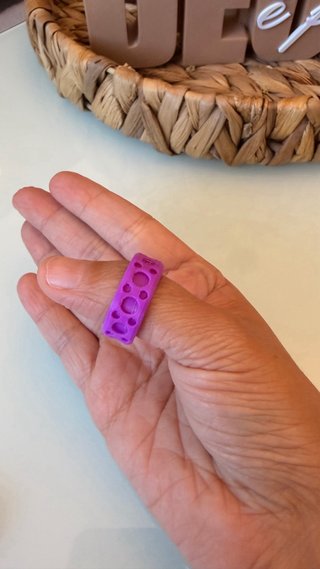 Anel antiestresse rosa e roxo