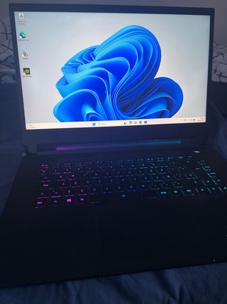 Portátil Aorus 15 9KF i5 RTX 4060 16gb RAM