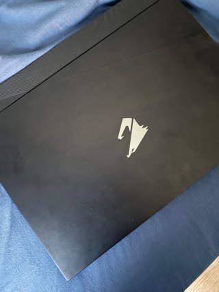 Portátil Aorus 15 9KF i5 RTX 4060 16gb RAM