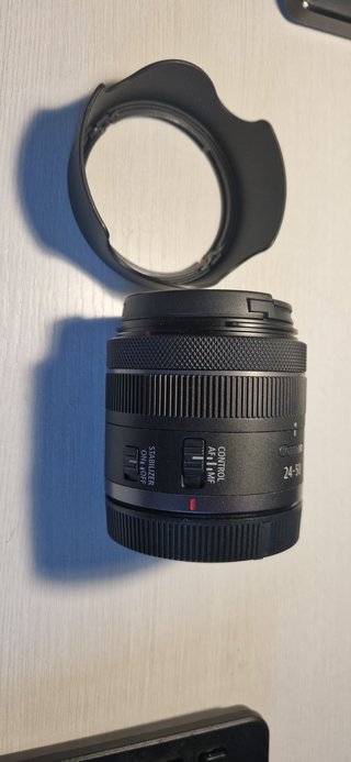 Canon RF 24-50mm f/4.5-6.3 IS STM + Parasole