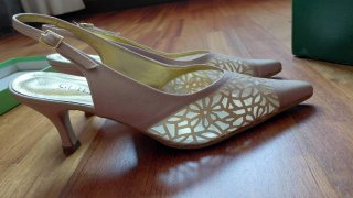 Sandalias beige tacón fino eventos