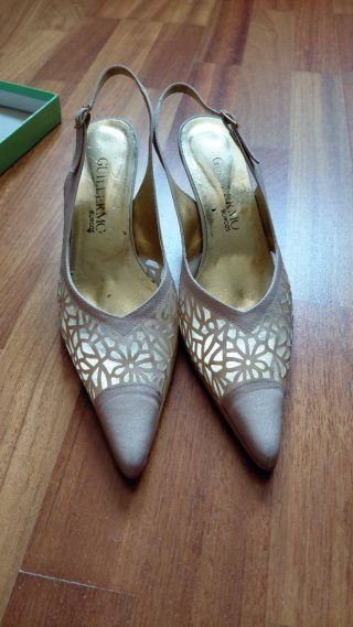 Sandalias beige tacón fino eventos