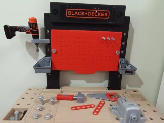 Banco de herramientas Black+Decker para niños