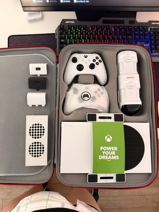 Xbox Series S Blanca + Accesorios