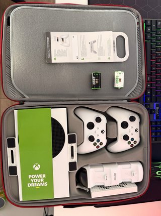 Xbox Series S Blanca + Accesorios