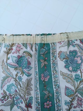 Cortinas de tela con estampado floral