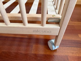 Cuna de bebé de madera Marca Mi Cuna