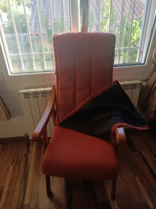 Poltrona vintage confortevole e robusta