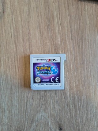Nintendo 2DS nera con giochi e custodia