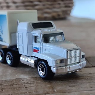 Camión Pepsi Matchbox MACK CH600