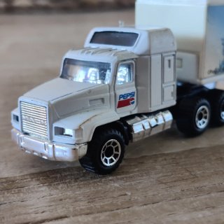 Camión Pepsi Matchbox MACK CH600