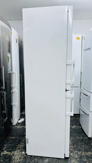 Nevera Liebherr blanca