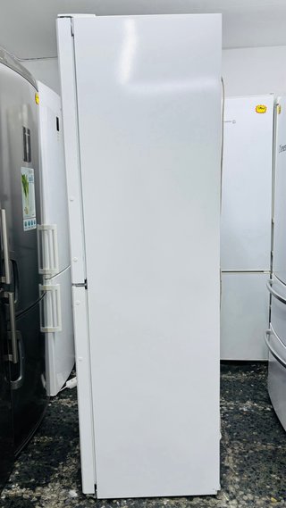 Nevera Liebherr blanca