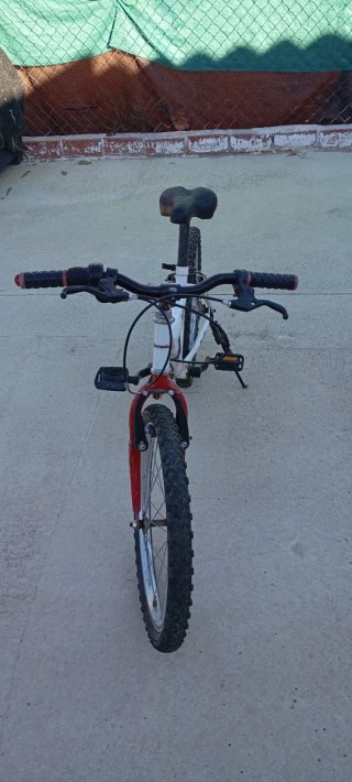 Bicicleta infantil Pomester blanca