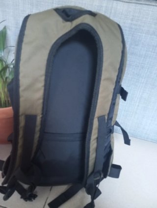 Mochila Eastpak verde militar