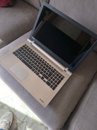 Portátil Toshiba i7, 8 Gb Ram,256 Gb SSD.Seminuevo