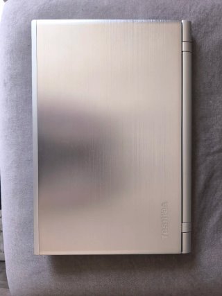 Portátil Toshiba i7, 8 Gb Ram,256 Gb SSD.Seminuevo