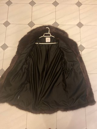 Chaquetón pelo sintético Mango burdeos