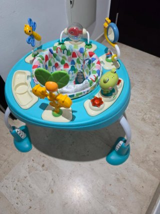 Saltarin para bebé con juguetes
