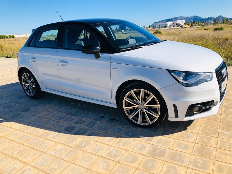 Audi A1 sportback s-line - foto 1
