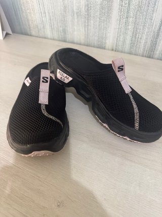 Zuecos Salomon Negros Talla 38