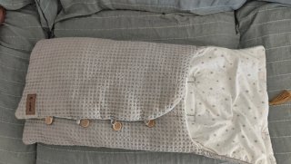 Saco arrullo Mims+ con capucha Jané gris