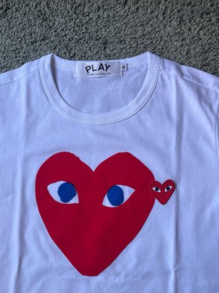 T-shirt PLAY Comme des Garçons Coração Vermelho
