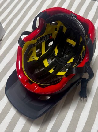 Casco Met Terranova Mips Negro/Rojo