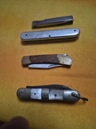Lotto coltelli pieghevoli antichi