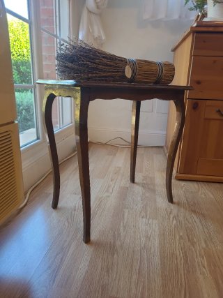 Mesita auxiliar provenzal de madera