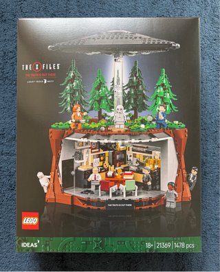 LEGO X-Files 21369 and Scully's Lab 40896 Nuevo