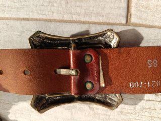 Cinturón Piel y Metal con Piedras