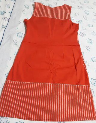 Vestido Anany sin mangas bordado M forro muy nuevo
