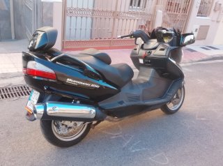 Suzuki Burgman 650 Executive Negra/Gris