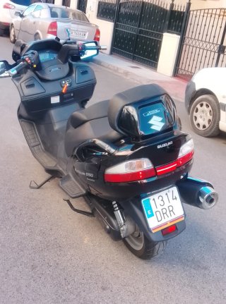 Suzuki Burgman 650 Executive Negra/Gris