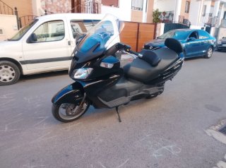 Suzuki Burgman 650 Executive Negra/Gris