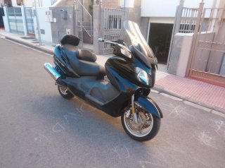 Suzuki Burgman 650 Executive Negra/Gris