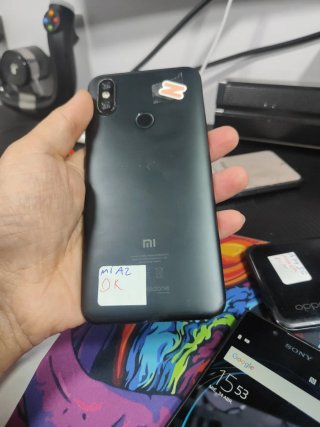 Xiaomi Mi A2 e Sony L1 Neri