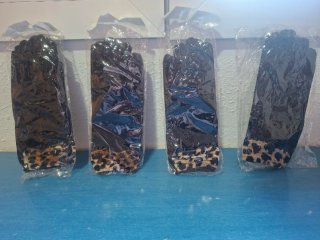 Guantes de invierno negros con estampado animal