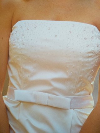 Magnifico abito da sposa con corsetto decorato