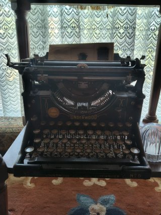 Máquina de escribir Underwood antigua