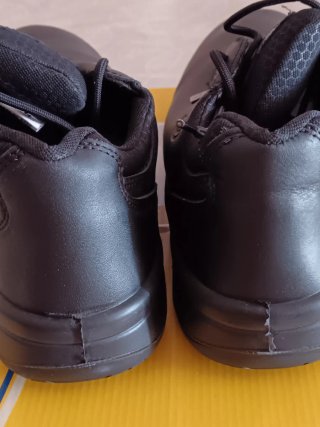 Scarpe da lavoro nere da donna