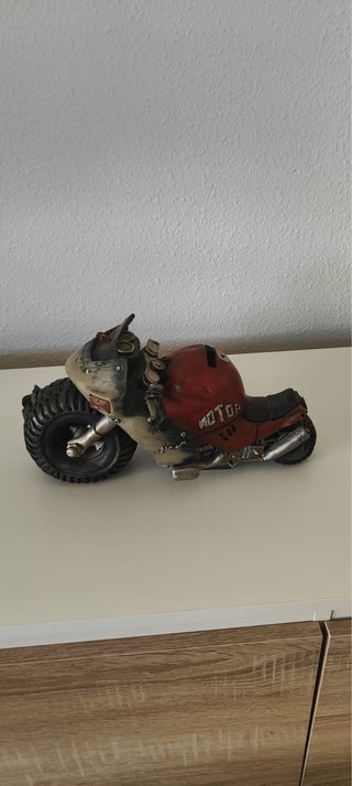 Hucha moto custom