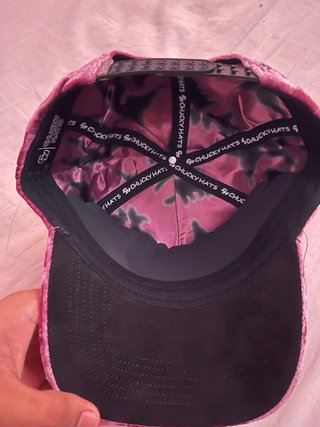 Gorra Morada con Diseño de Demonio