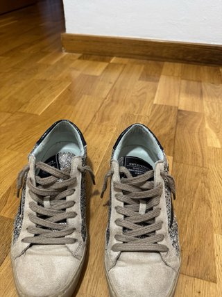 Zapatillas con brillo plateado